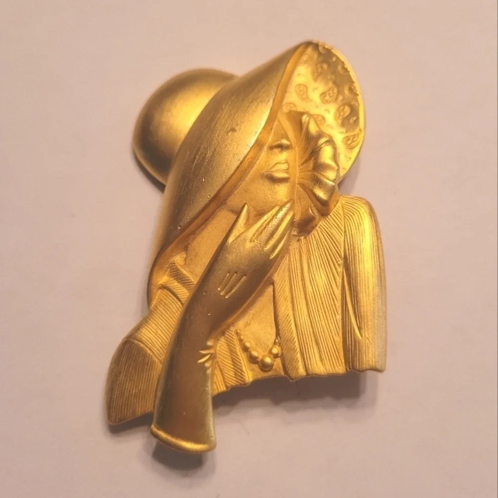 Vintage JJ 1988 Gold Lady‎ with Hat Brooch